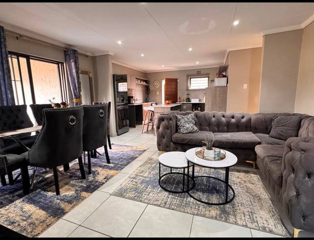 3 BEDROOM HOUSE FOR SALE IN LION PRIDE